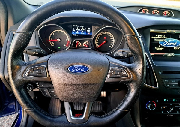 Ford Focus cena 50500 przebieg: 140000, rok produkcji 2015 z Wrocław małe 466